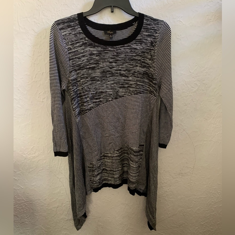 Black & White Tunic Top